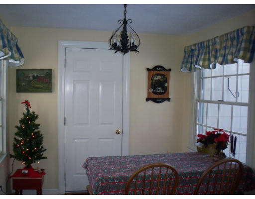 11 Homestead Road Holden, MA 01520 - Photo 11 of 19 Gallery Image 11