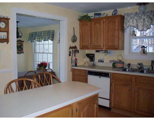 11 Homestead Road Holden, MA 01520 - Photo 9 of 19 Gallery Image 9