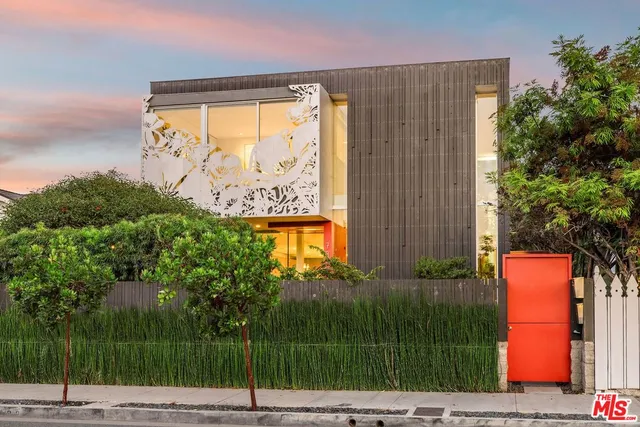 $3,650,000 | 732 Brooks Avenue, Venice, CA 90291