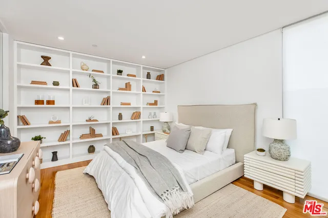 $3,650,000 | 732 Brooks Avenue, Venice, CA 90291