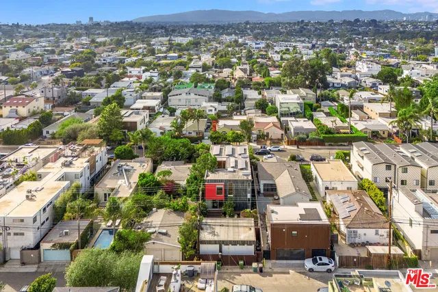 $3,650,000 | 732 Brooks Avenue, Venice, CA 90291