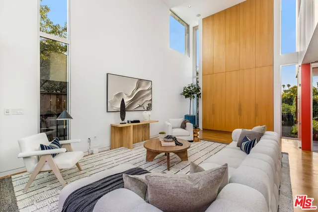 $3,650,000 | 732 Brooks Avenue, Venice, CA 90291