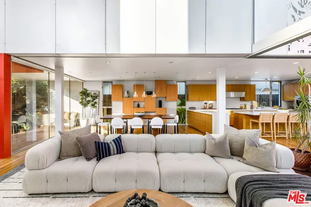 $3,650,000 | 732 Brooks Avenue, Venice, CA 90291