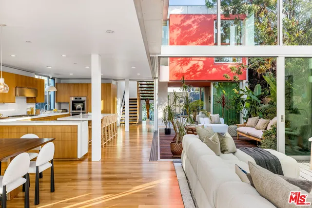 $3,650,000 | 732 Brooks Avenue, Venice, CA 90291