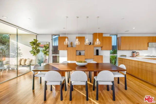 $3,650,000 | 732 Brooks Avenue, Venice, CA 90291