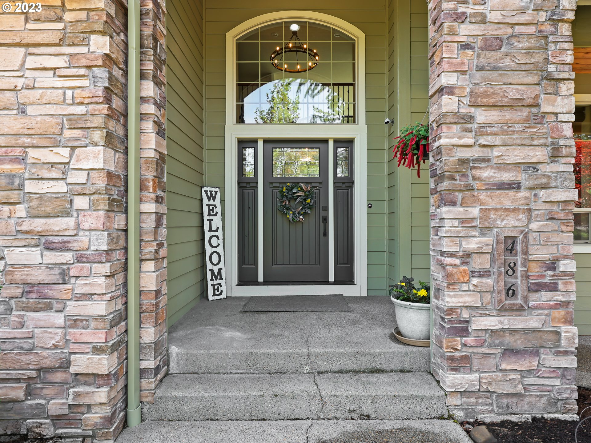 486 Southeast Gabbert Road Gresham, OR 97080 - Photo 2 of 45 Gallery Image 2