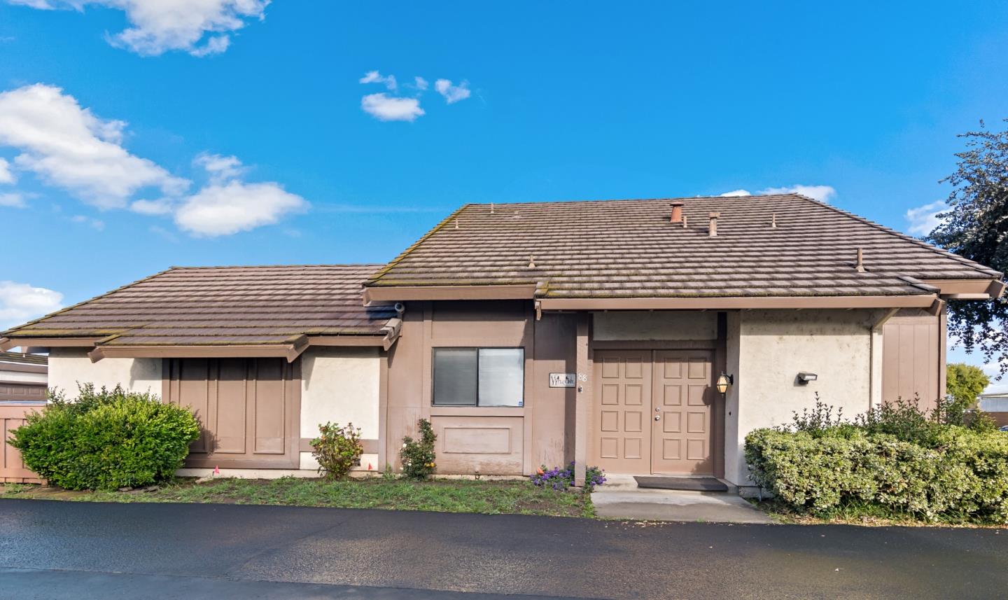 88 River Drive King City, CA 93930 - Photo 2 of 15 front view of a house