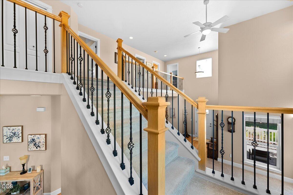 1073 Cathedral Way Central Point, OR 97502 - Photo 20 of 50 Gallery Image 20