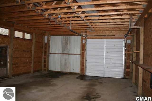 6135 South West County Line Road Blanchard, MI 49310 - Photo 23 of 25 1766680-22.JPG