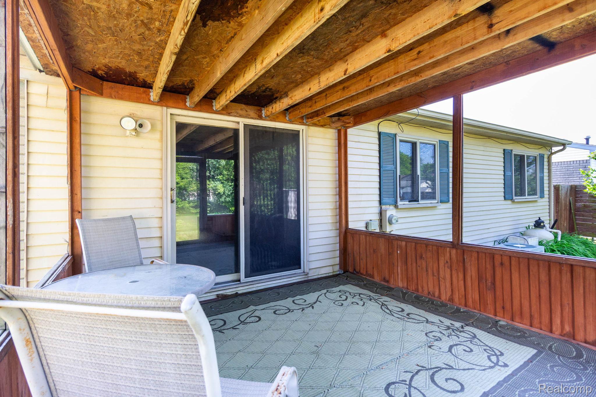 32016 Belcrest Road Rockwood, MI 48173 - Photo 39 of 40 Covered Deck