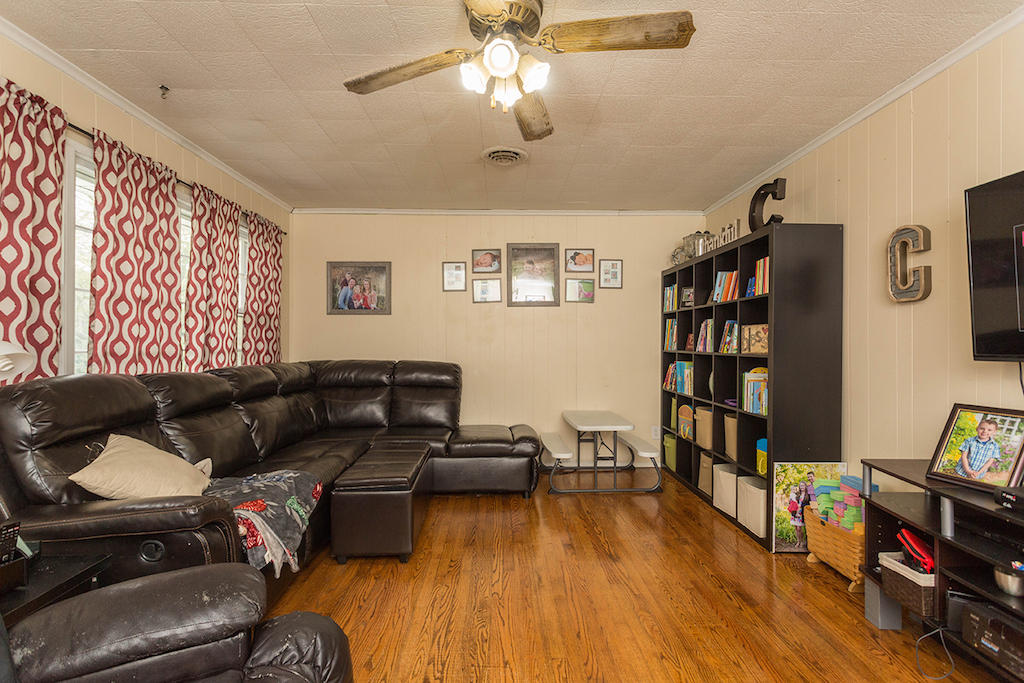 630 Burks Fork Road Southwest Willis, VA 24380 - Photo 4 of 27 DGA_8227