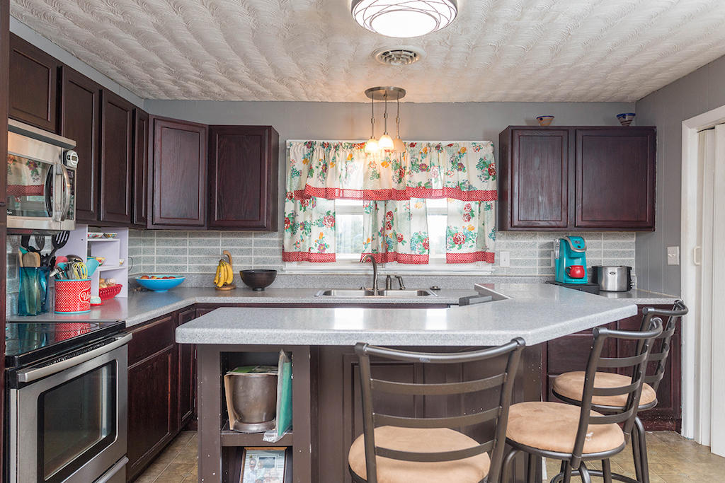 630 Burks Fork Road Southwest Willis, VA 24380 - Photo 5 of 27 DGA_8228