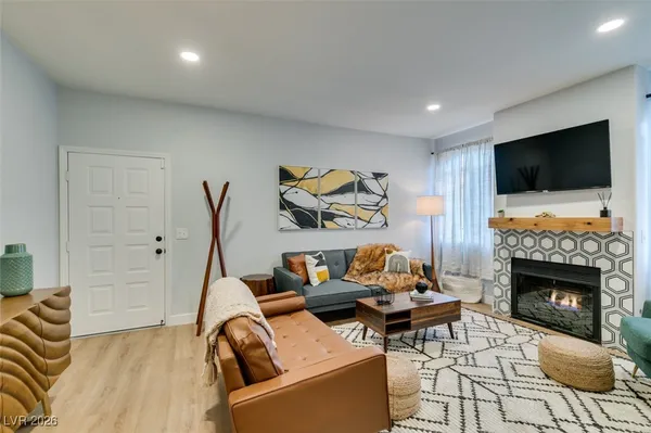 $2,475 | 75 North Valle Verde Drive, Unit 1511, Henderson, NV 89074