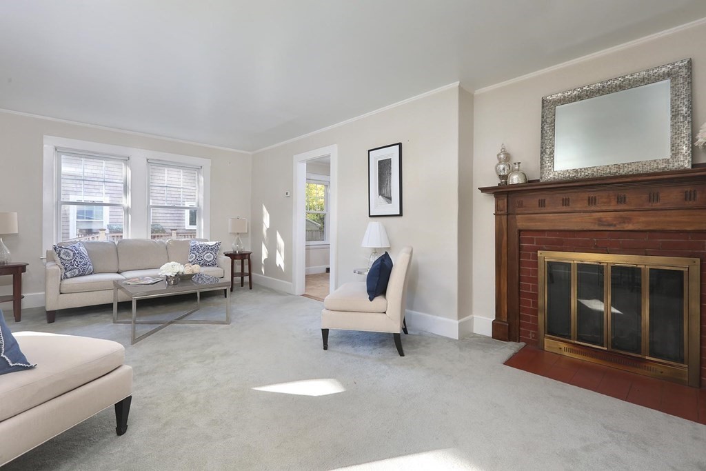 43 Williston Road Newton, MA 02466 - Photo 4 of 13 Gallery Image 4