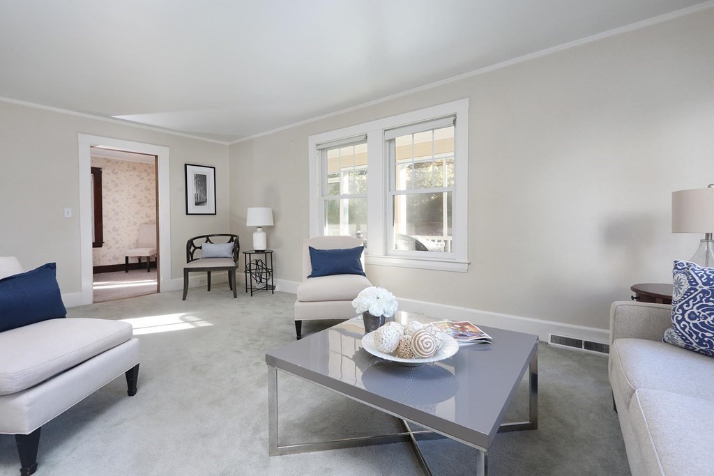 43 Williston Road Newton, MA 02466 - Photo 5 of 13 Gallery Image 5