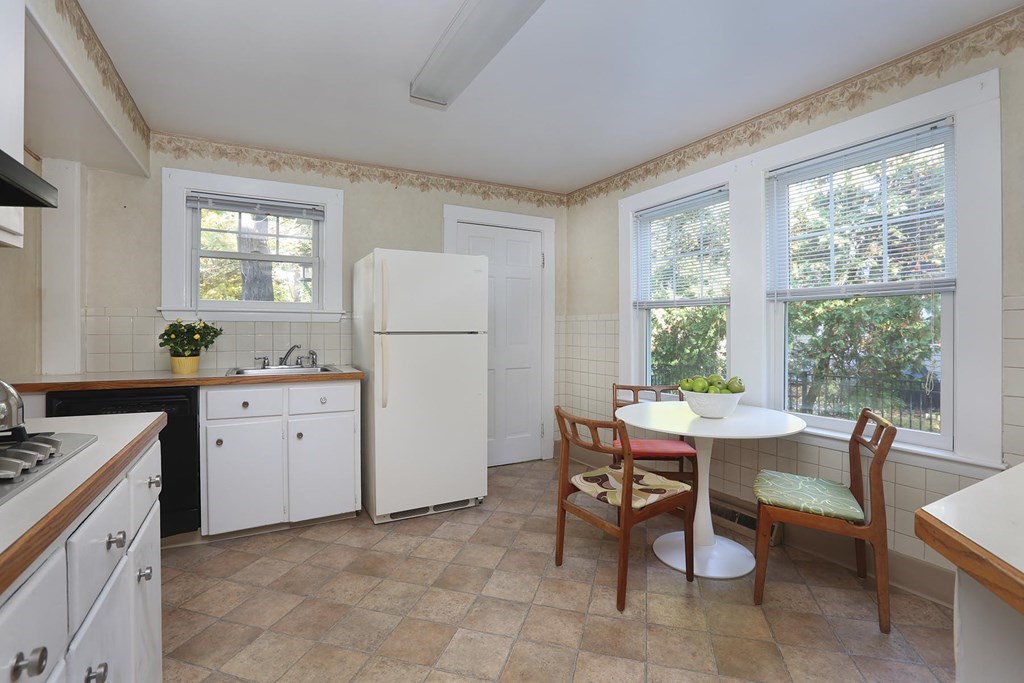 43 Williston Road Newton, MA 02466 - Photo 7 of 13 Gallery Image 7