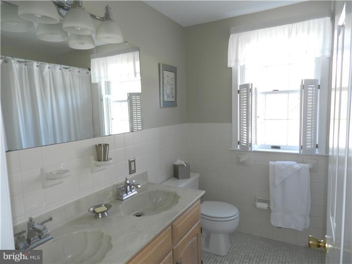 10 Gingerwood Road Malvern, PA 19355 - Photo 21 of 25 Half Bath