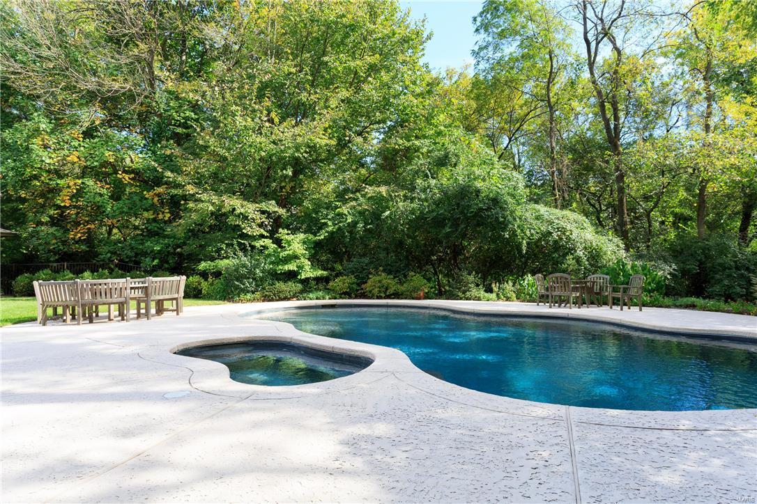 215 Warson Road Ladue, MO 63124 - Photo 7 of 36
