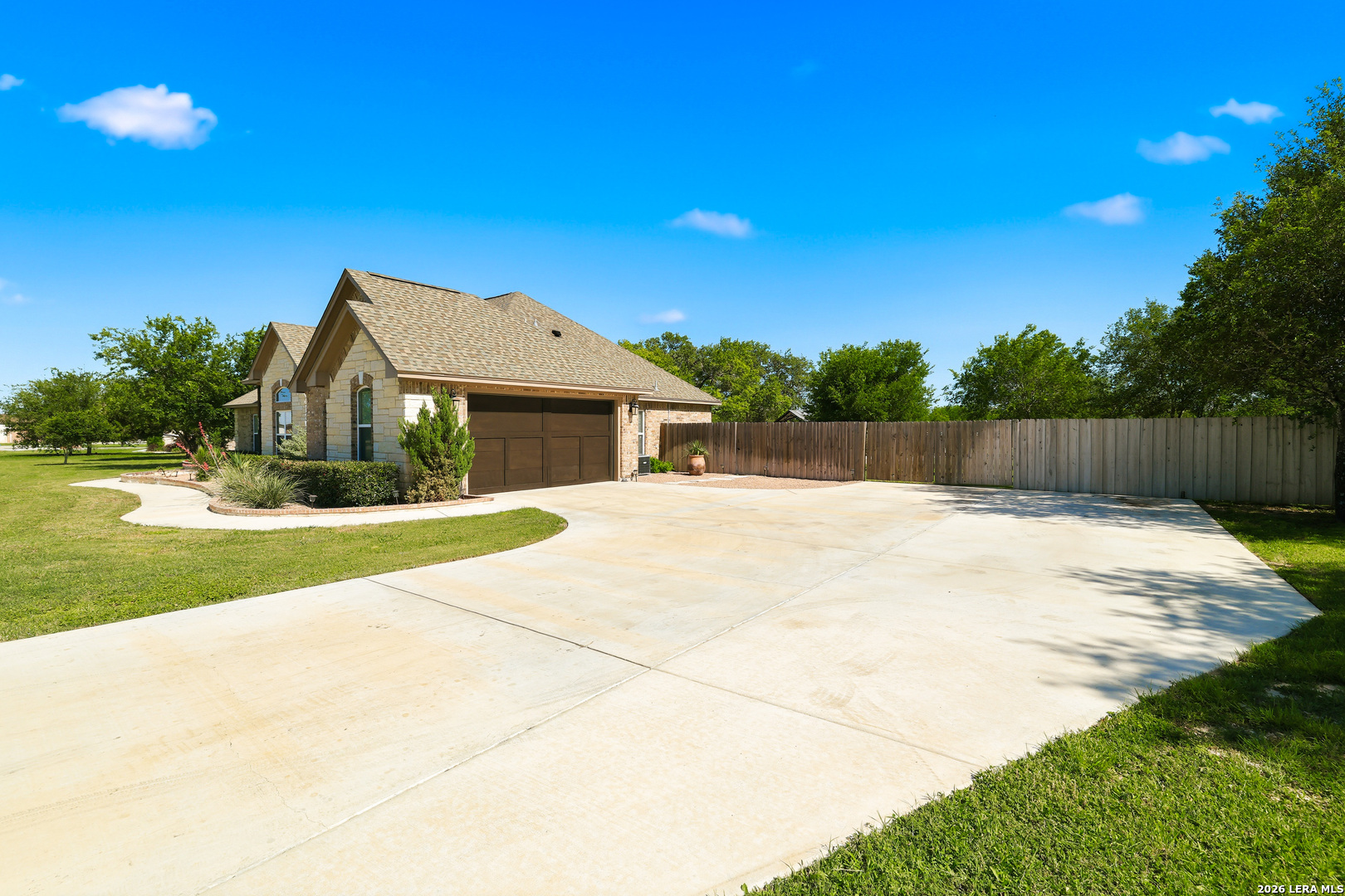 529 Double Gate Road Castroville, TX 78009 - Photo 4 of 38
