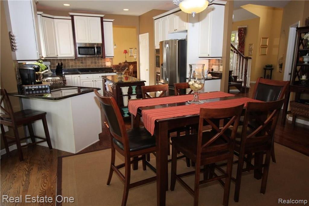 3372 Paddington Court Rochester Hills, MI 48309 - Photo 3 of 32