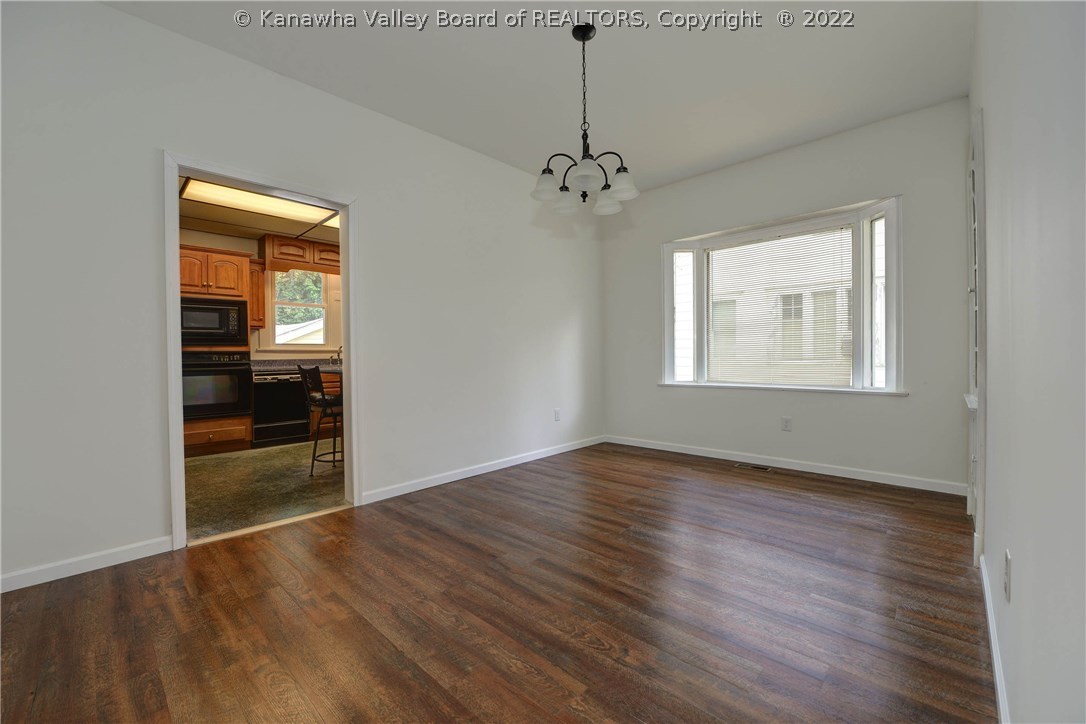 1041 Valley Road Charleston, WV 25302 - Photo 9 of 26 Gallery Image 9
