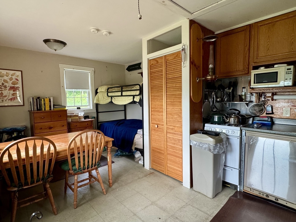 16 Manley Phelps Road Monroe, MA 01247 - Photo 5 of 27