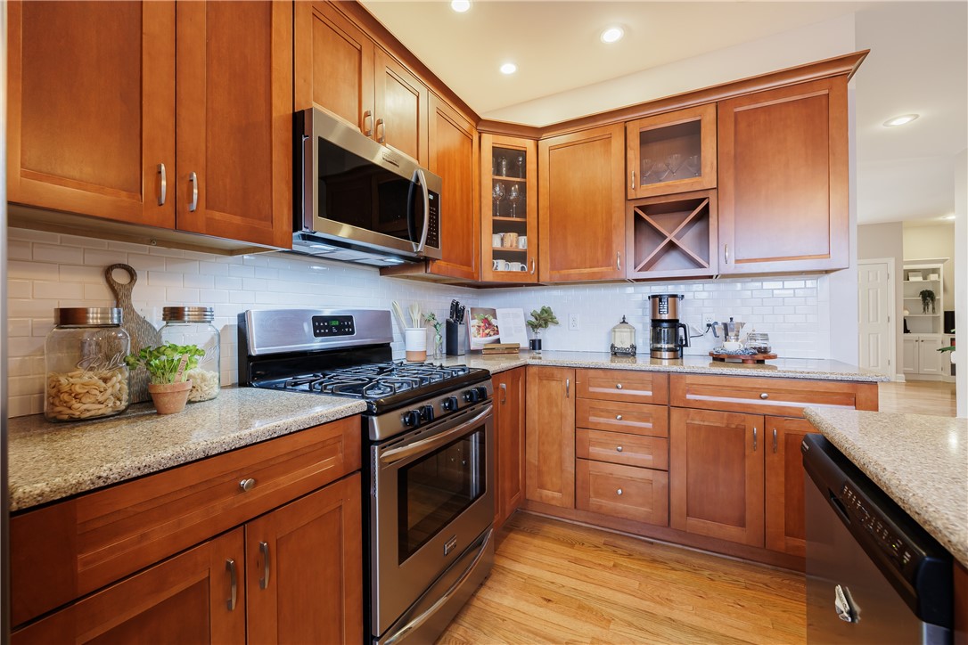 52 Windsor Street Rochester, NY 14605 - Photo 11 of 28