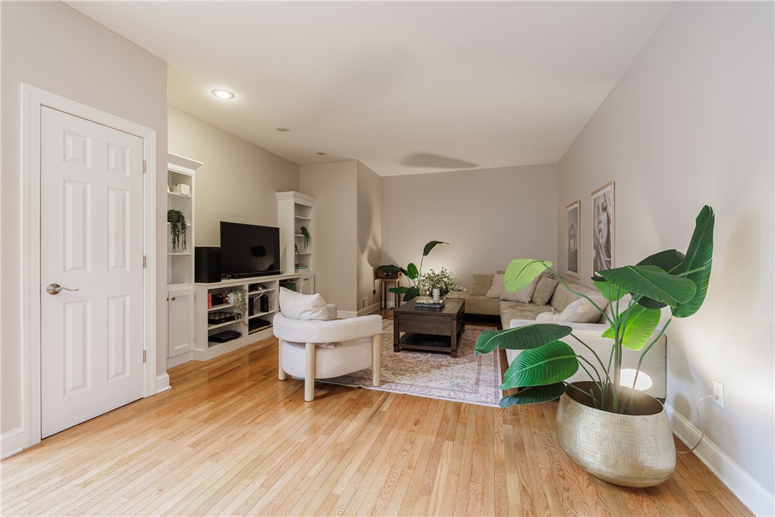 52 Windsor Street Rochester, NY 14605 - Photo 5 of 28