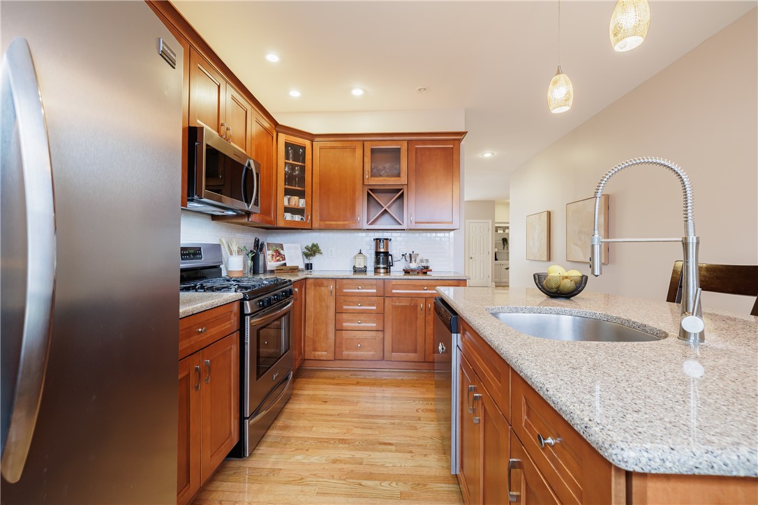 52 Windsor Street Rochester, NY 14605 - Photo 10 of 28