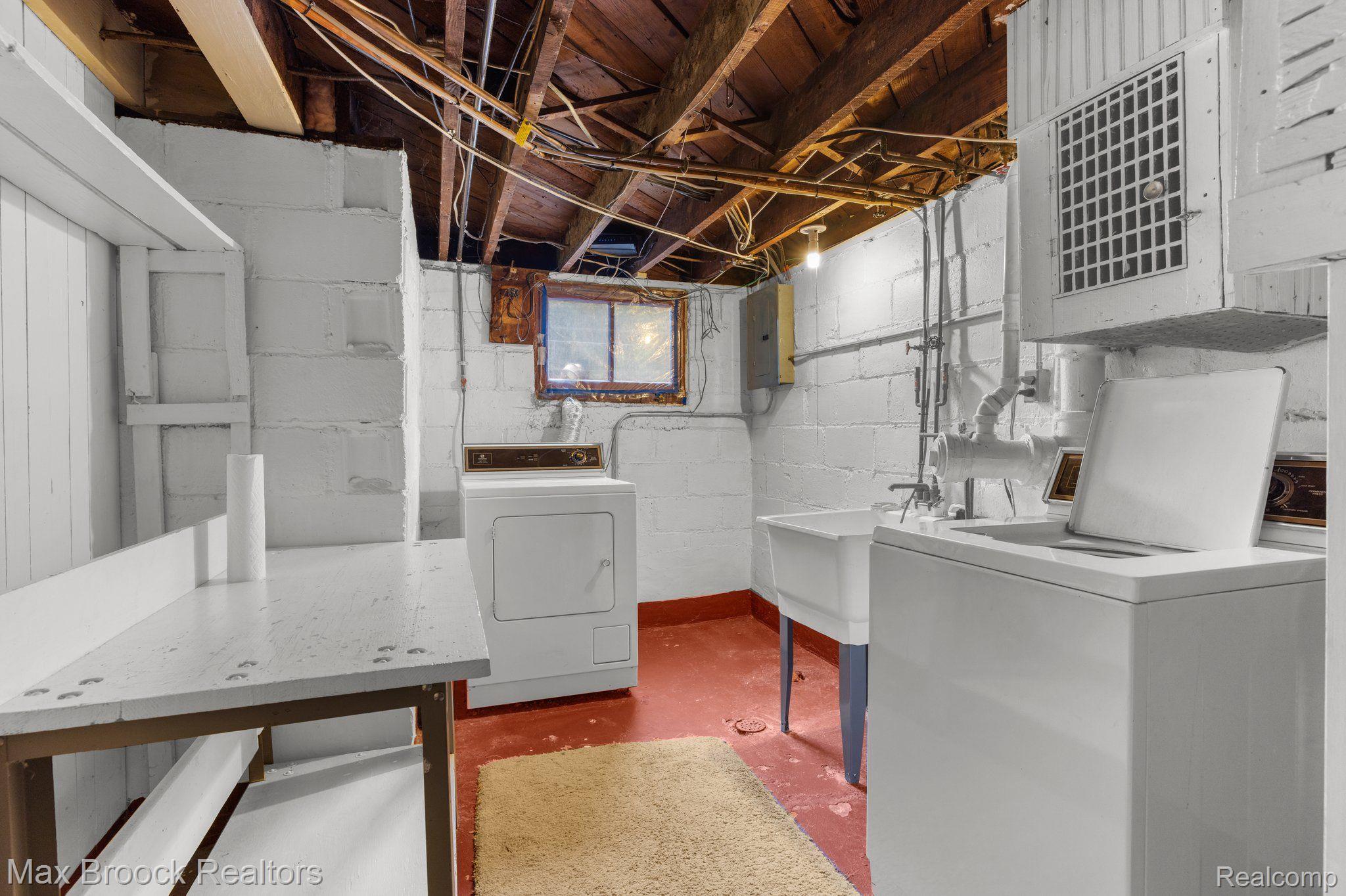 37 Hanover Road Pleasant Ridge, MI 48069 - Photo 35 of 41 Basement Laundry