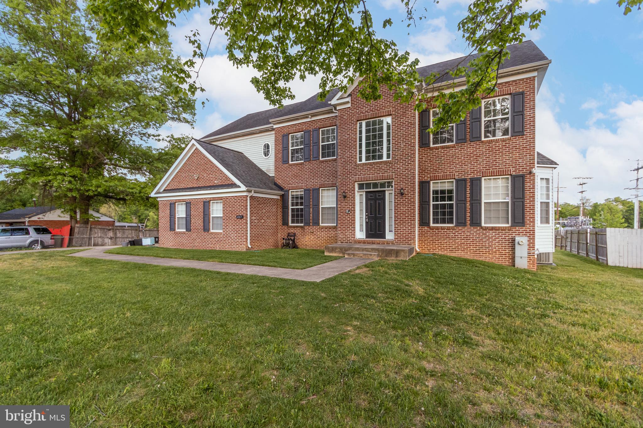 4907 Seltzer Road Lanham, MD 20706 - Photo 3 of 51