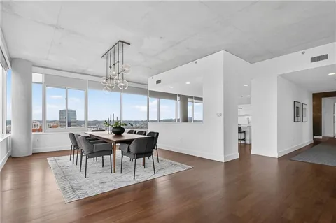 $2,895,000 | 4646 Broadway Boulevard, Unit 12, Kansas City, MO 64112