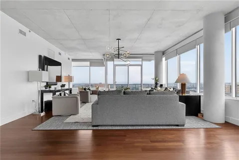 $2,895,000 | 4646 Broadway Boulevard, Unit 12, Kansas City, MO 64112