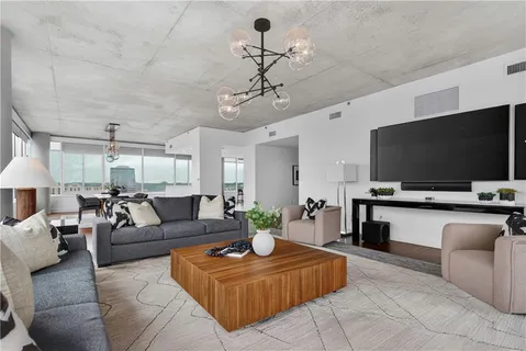 $2,895,000 | 4646 Broadway Boulevard, Unit 12, Kansas City, MO 64112