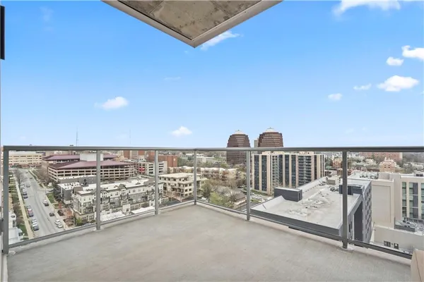 $2,895,000 | 4646 Broadway Boulevard, Unit 12, Kansas City, MO 64112