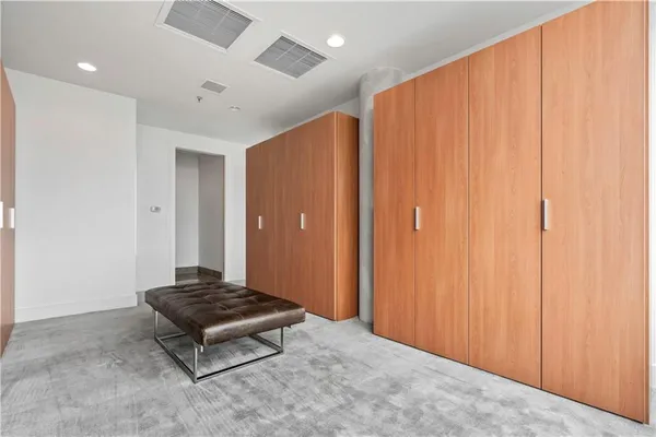 $2,895,000 | 4646 Broadway Boulevard, Unit 12, Kansas City, MO 64112