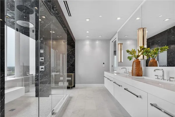 $2,895,000 | 4646 Broadway Boulevard, Unit 12, Kansas City, MO 64112