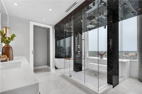 $2,895,000 | 4646 Broadway Boulevard, Unit 12, Kansas City, MO 64112