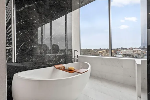 $2,895,000 | 4646 Broadway Boulevard, Unit 12, Kansas City, MO 64112