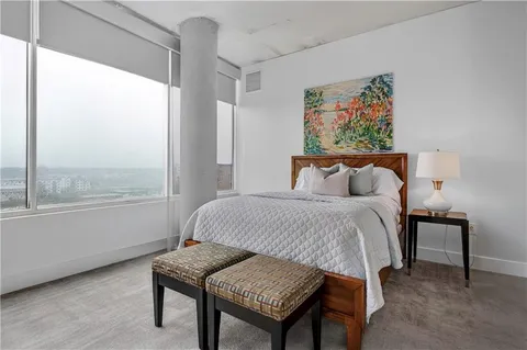 $2,895,000 | 4646 Broadway Boulevard, Unit 12, Kansas City, MO 64112