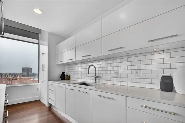 $2,895,000 | 4646 Broadway Boulevard, Unit 12, Kansas City, MO 64112