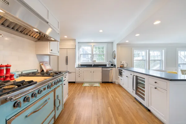 $5,900,000 | 2 Silver Street, Nantucket, MA 02554