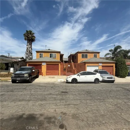 $1,575 | 1453 West Century Boulevard, Los Angeles, CA 90047
