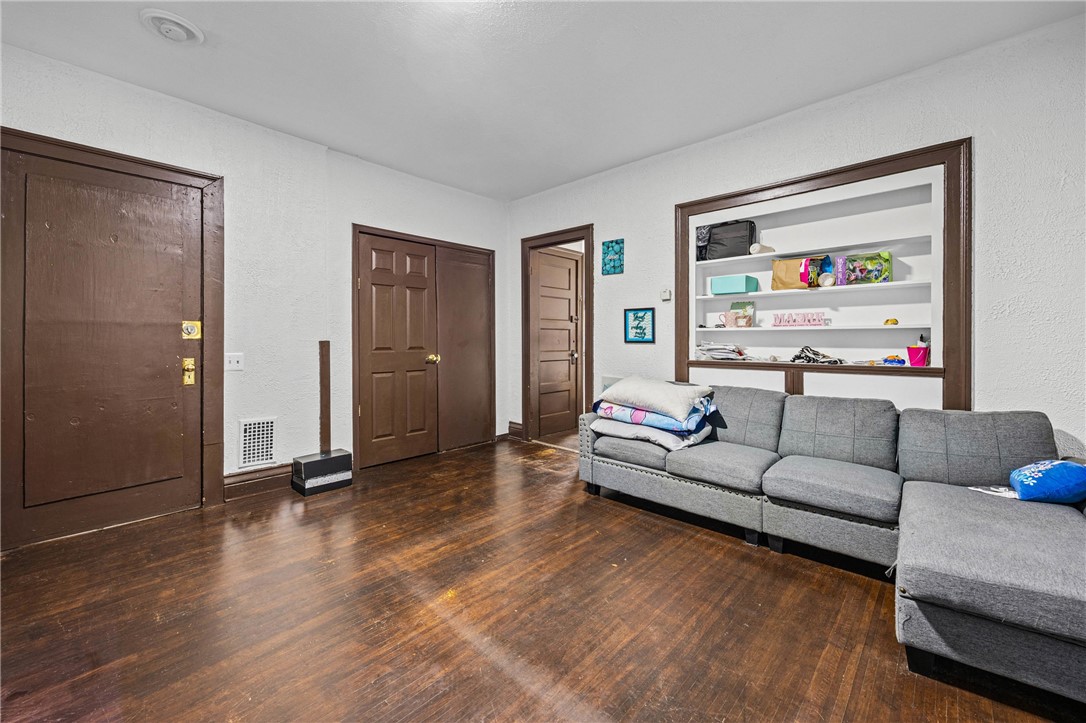 443 Melville Street Rochester, NY 14609 - Photo 9 of 42