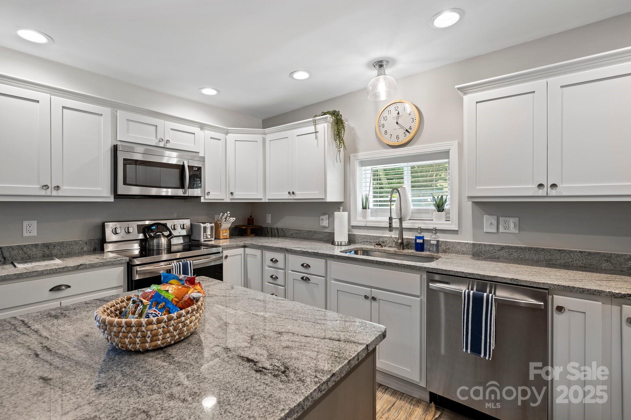 174 Ridge Road Lake Lure, NC 28746 - Photo 15 of 34 Gallery Image 15