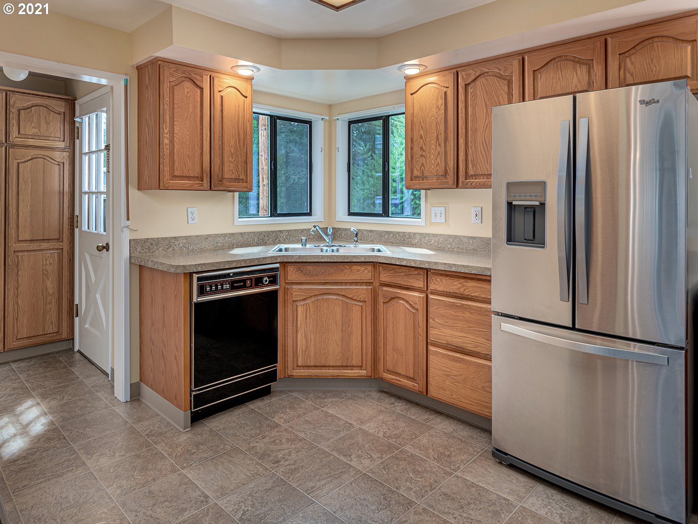 4630 Southwest Hamilton Street Portland, OR 97221 - Photo 6 of 24 Gallery Image 6