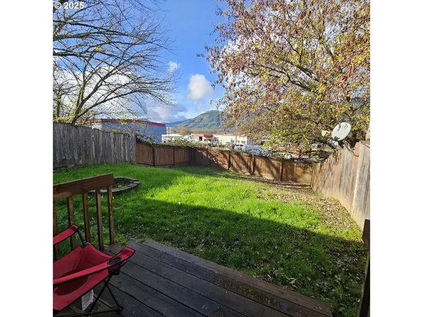 $265,000 | 165 Loop Road, Myrtle Creek, OR 97457