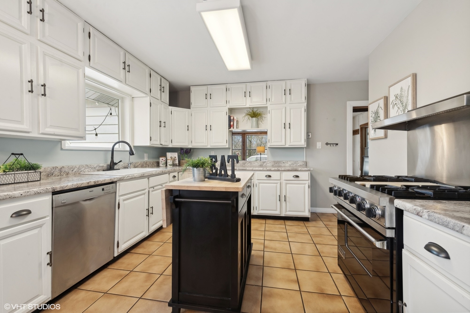 22163 North Harbor Road Barrington, IL 60010 - Photo 11 of 72 Gallery Image 11