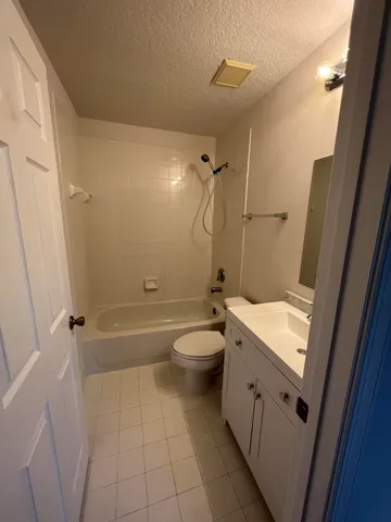 $2,300 | 930 Summit Lake Drive, West Palm Beach, FL 33406