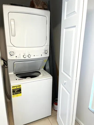 $2,300 | 930 Summit Lake Drive, West Palm Beach, FL 33406